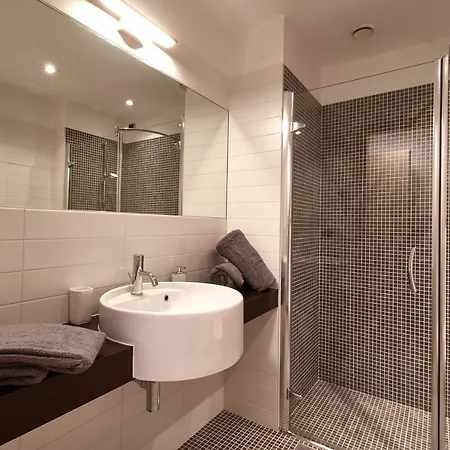 Piazza Lira 아파트호텔 3*