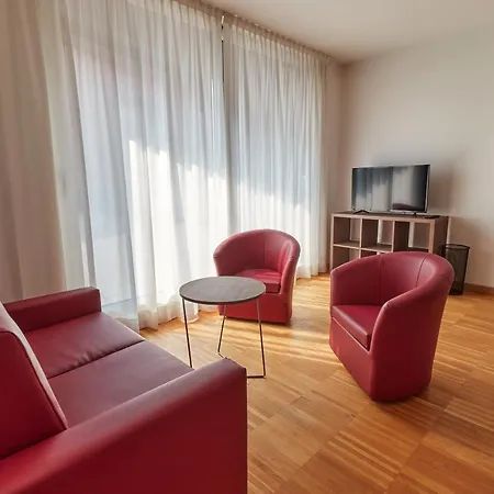 Piazza Lira Apartahotel 3*