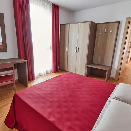 Piazza Lira Apartahotel Schio