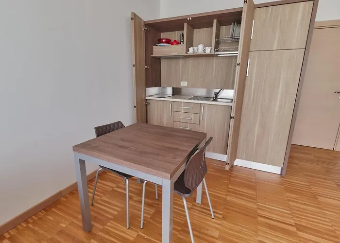 Apartahotel Piazza Lira 3*