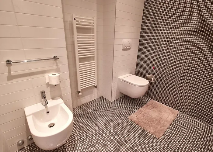 Apartahotel Piazza Lira 3*